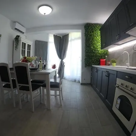 Apartament Alezzi Retro *